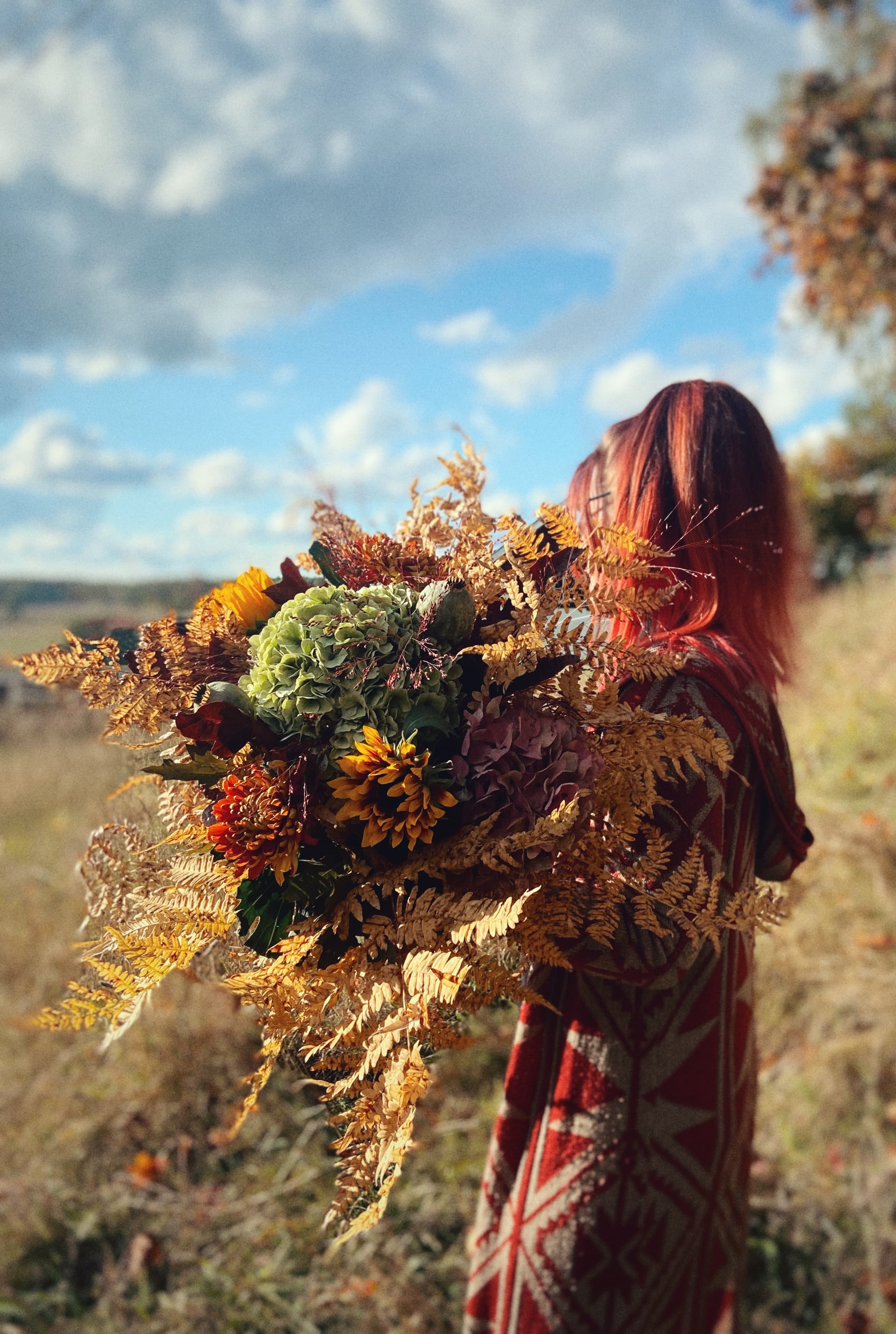 Florist Susanna Jalmhagen i sin blomsterstudio i Brottby Stockholm